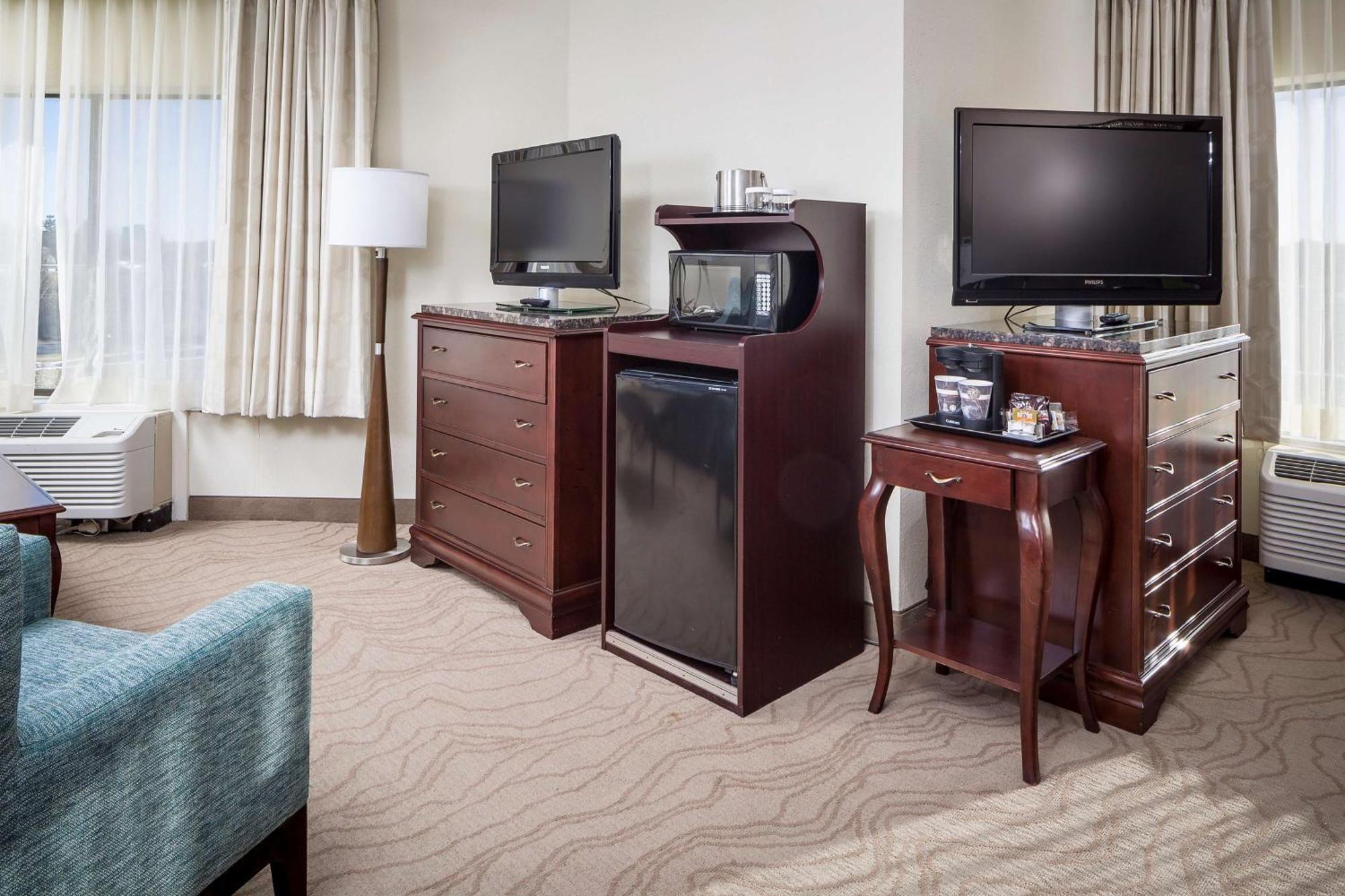 Doubletree By Hilton Boston-Milford Hotel Eksteriør billede
